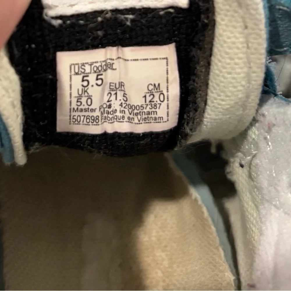 Vans - Picture 5 of 5